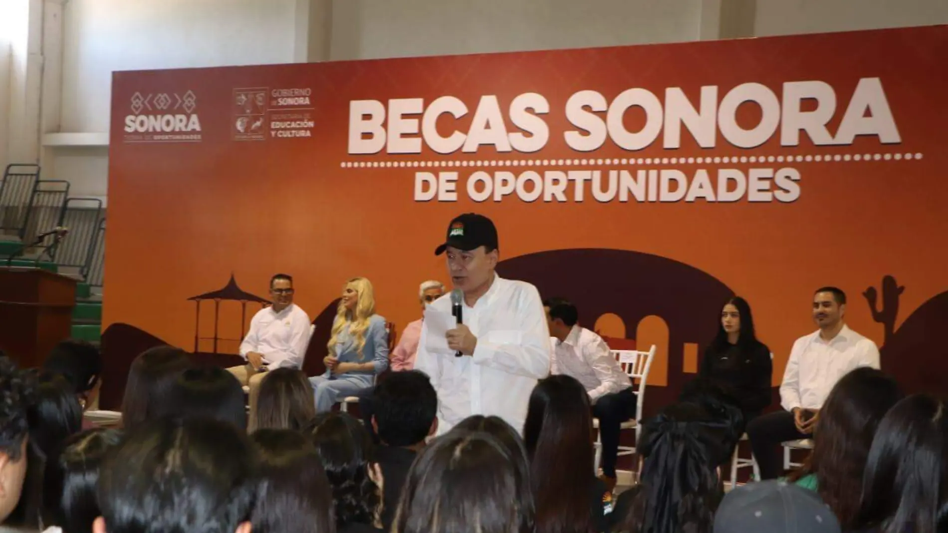 Entrega de becas sierra - CARLOS VILLALBA 